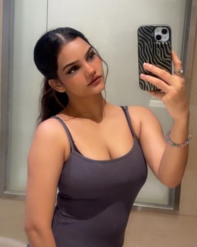 Sushimita Roy – Premium Gurgaon Escorts Service That Actually Delivers What You Need 20 Beautiful Russian Gurgaon escort with charming smile ready for discreet outcall services in 5-star hotels.