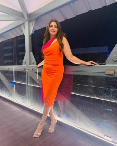 Sushimita Roy – Premium Gurgaon Escorts Service That Actually Delivers What You Need 17 Curvy busty high-class Gurgaon call girl in elegant evening wear for exclusive escort experiences.